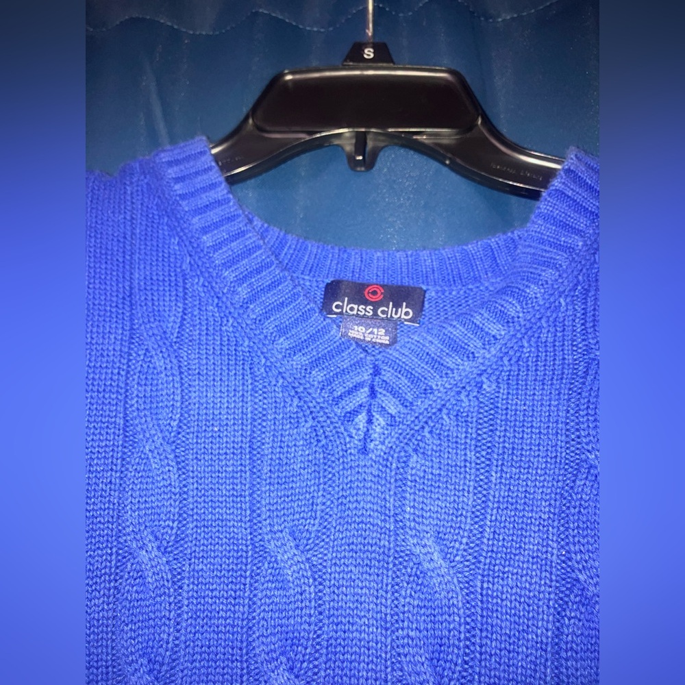 class club 10/12  boys sweater vest
